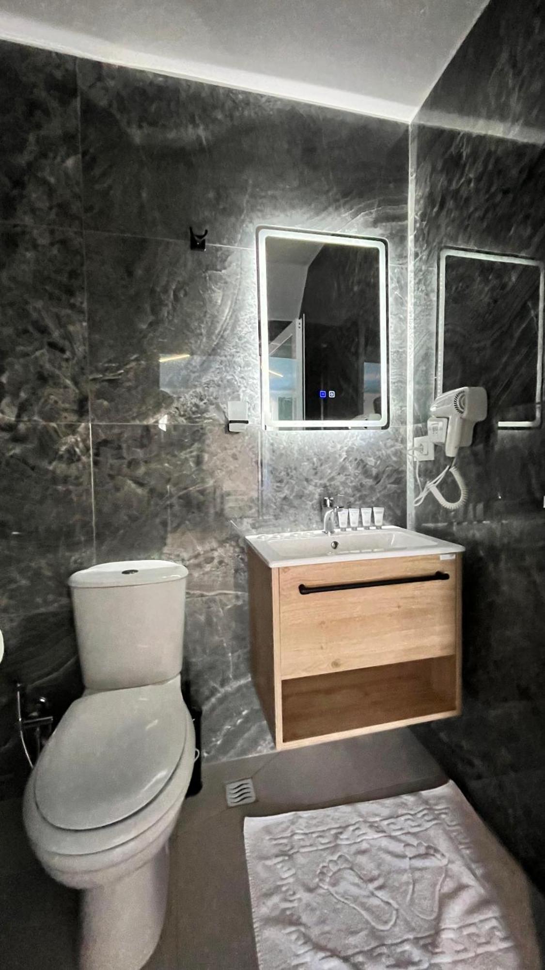 Hotel Davids Koman Dış mekan fotoğraf
